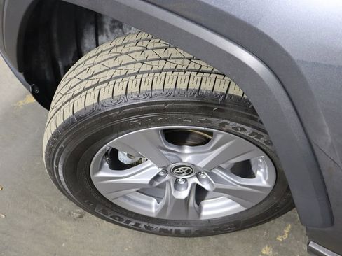 Used 2024 Toyota RAV4 XLE w/ Convenience Package image 41