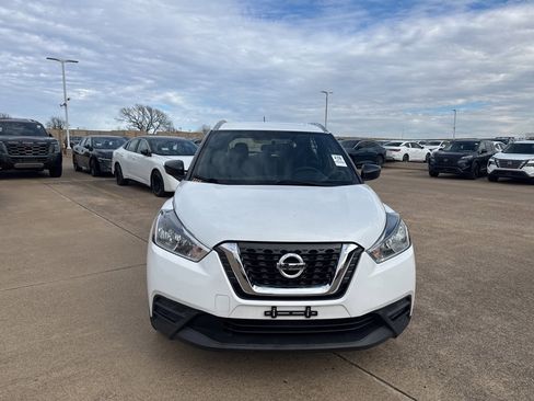 Certified 2019 Nissan Kicks S w/ Exterior Electronics Package image 2