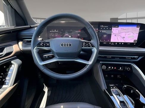 Used 2025 Audi Q5 Premium w/ Convenience Package AWD/4WD image 8