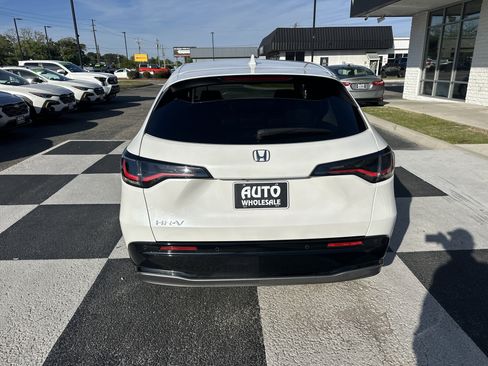 Used 2025 Honda HR-V EX-L image 4