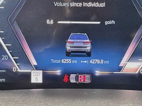 Used 2024 BMW X7 xDrive40i AWD/4WD image 12