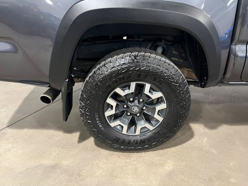 Used 2023 Toyota Tacoma TRD Off-Road w/ Advanced Technology Package AWD/4WD image 40