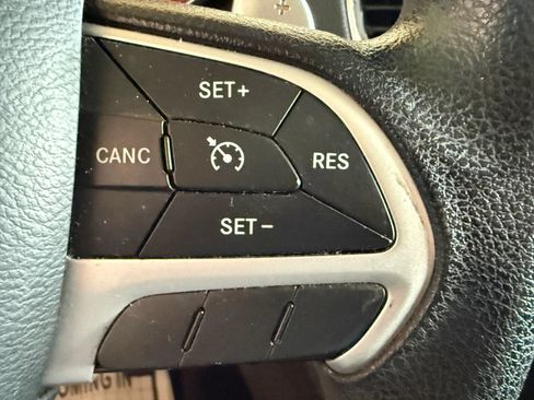 Used 2017 Dodge Durango SXT w/ 3rd Row Seating Group RWD image 17