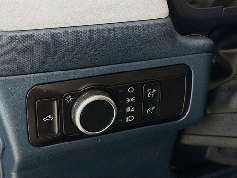 Used 2023 Ford Maverick XLT image 12