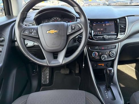Used 2020 Chevrolet Trax LS w/ Tint and Cruise Package FWD image 12