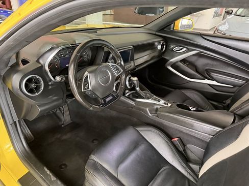 Used 2017 Chevrolet Camaro LT RWD image 9