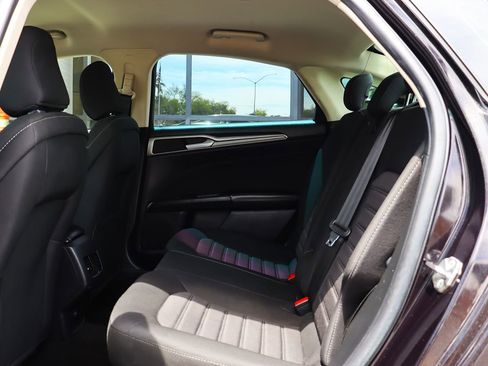 Used 2020 Ford Fusion SE image 32