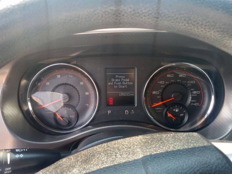 Used 2011 Dodge Charger SE RWD image 12