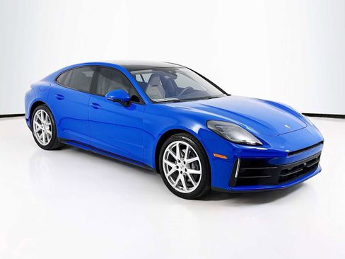 Used 2025 Porsche Panamera image 7