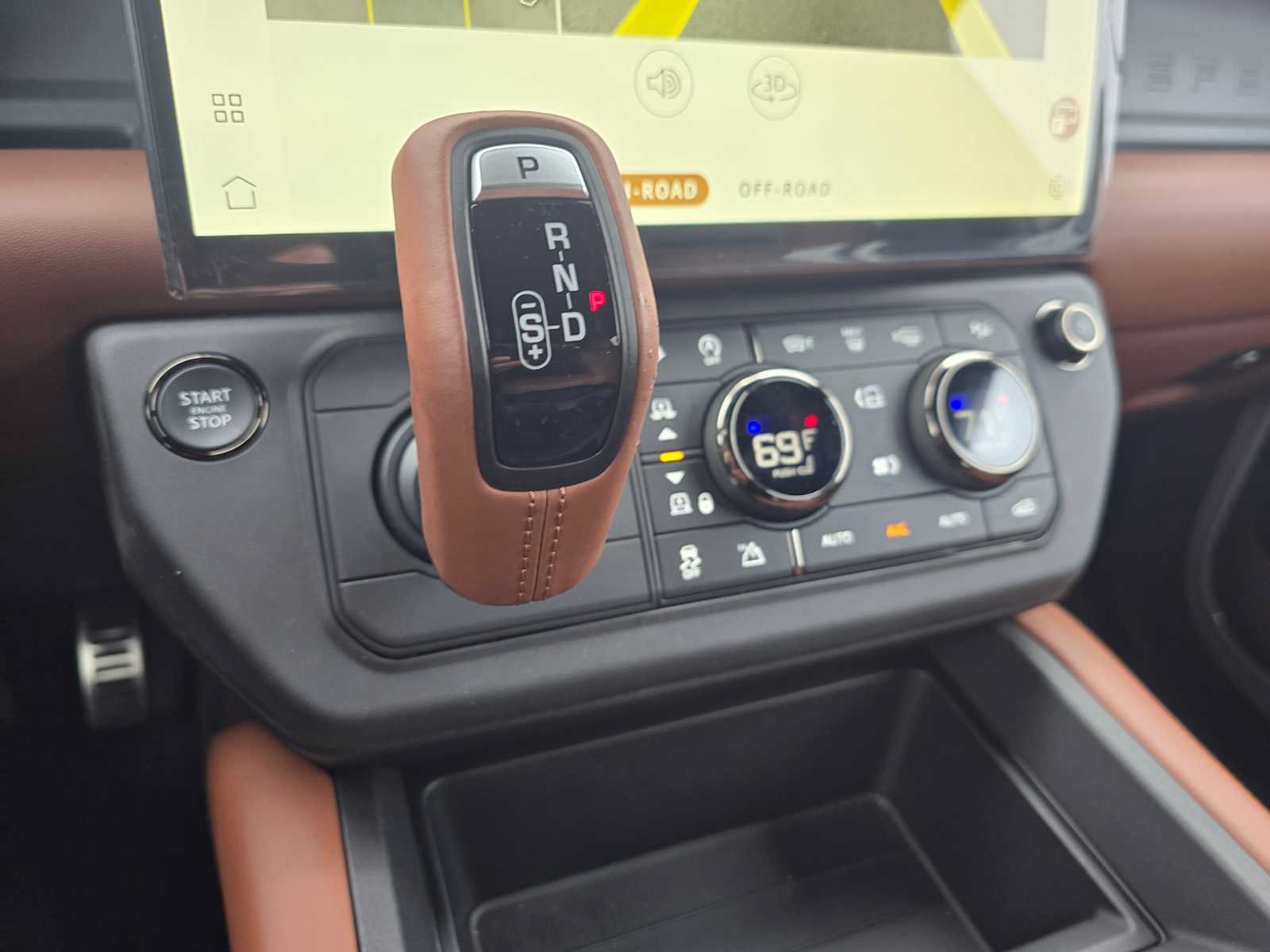 New 2026 Land Rover Defender 110 OCTA AWD/4WD image 29