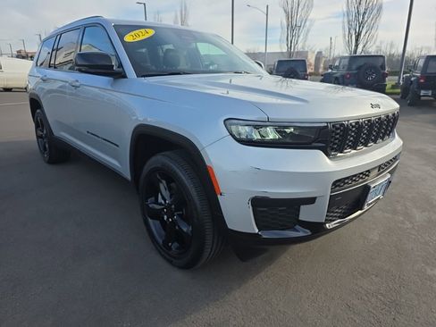 Used 2024 Jeep Grand Cherokee L Altitude image 7