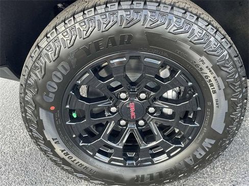 New 2026 GMC Canyon Elevation w/ Convenience Package image 6