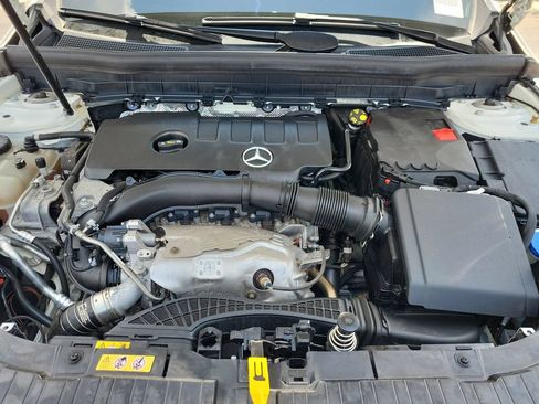 Used 2022 Mercedes-Benz GLB 250 4MATIC w/ Premium Package Lite image 23