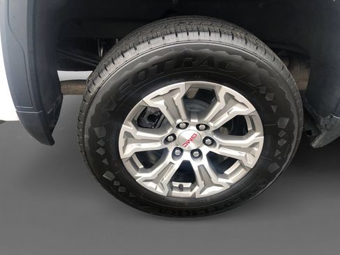 Used 2025 GMC Sierra 1500 SLT RWD image 16
