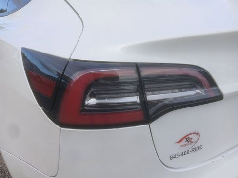 Used 2021 Tesla Model 3 Standard Range Plus image 39