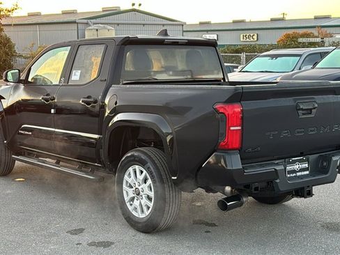 New 2025 Toyota Tacoma SR5 image 9