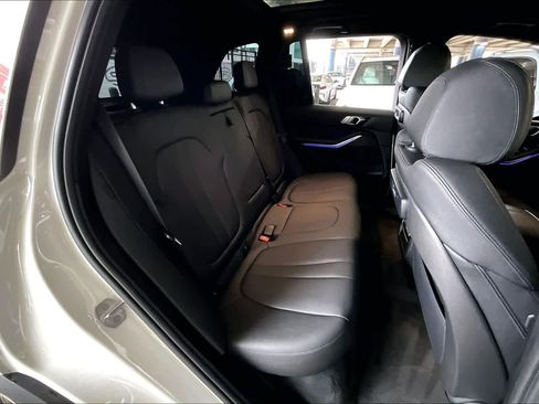 Used 2022 BMW X5 xDrive40i w/ Premium Package image 21