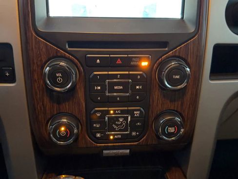 Used 2014 Ford F150 Lariat w/ Equipment Group 502A Luxury image 31