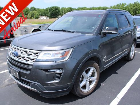 Used 2018 Ford Explorer XLT w/ Equipment Group 202A FWD image 1