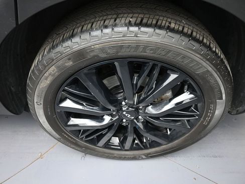 Certified 2022 Kia Telluride SX w/ SX Prestige Package AWD/4WD image 15