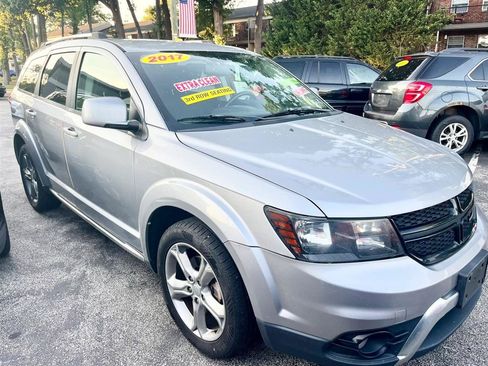 Used 2017 Dodge Journey Crossroad FWD image 1
