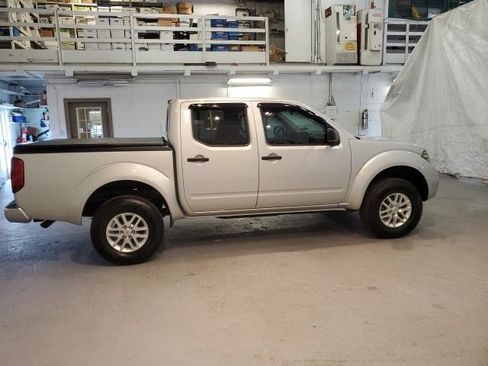 Used 2018 Nissan Frontier SV AWD/4WD image 7