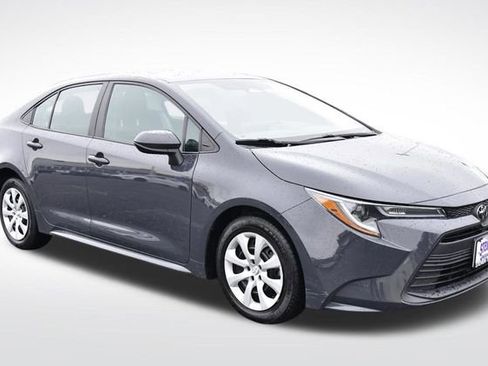 Used 2023 Toyota Corolla LE image 6