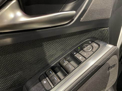 Used 2024 Lexus GX 550 image 16