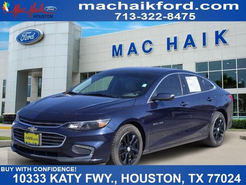 Used 2018 Chevrolet Malibu LT w/ Leather Package image 1