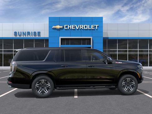 New 2026 Chevrolet Suburban Z71 w/ Z71 Off-Road Package AWD/4WD image 6