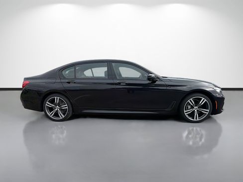 Used 2019 BMW 740i 740i w/ M Sport Package image 2