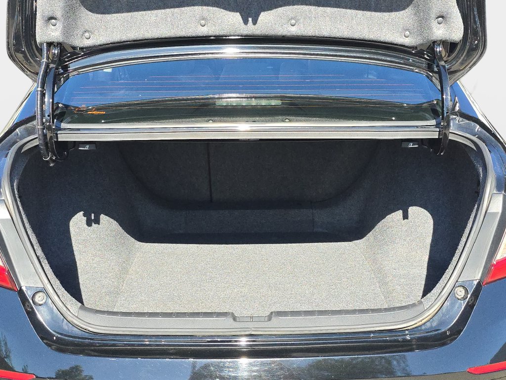 Used 2018 Honda Accord Touring image 14
