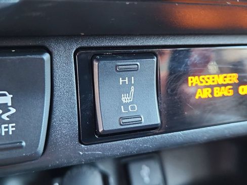 Used 2020 Toyota RAV4 XLE w/ Convenience Package AWD/4WD image 19
