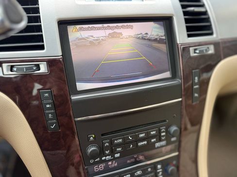 Used 2014 Cadillac Escalade Premium AWD/4WD image 24