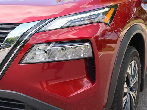 Used 2022 Nissan Rogue SV AWD/4WD image 13