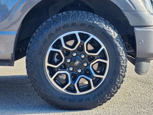 Used 2021 Ford F150 Lariat w/ Equipment Group 502A High AWD/4WD image 11