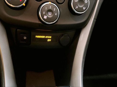 Used 2019 Chevrolet Trax LT w/ LT Convenience Package image 15