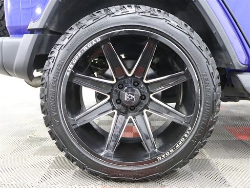 Used 2018 Jeep Wrangler Unlimited Sahara image 40