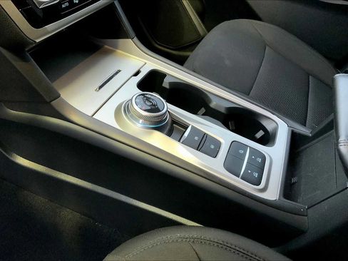 Used 2022 Ford Explorer XLT image 15