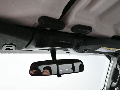 Used 2024 Jeep Gladiator Sport image 21