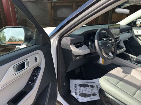 New 2026 Ford Explorer Active image 17