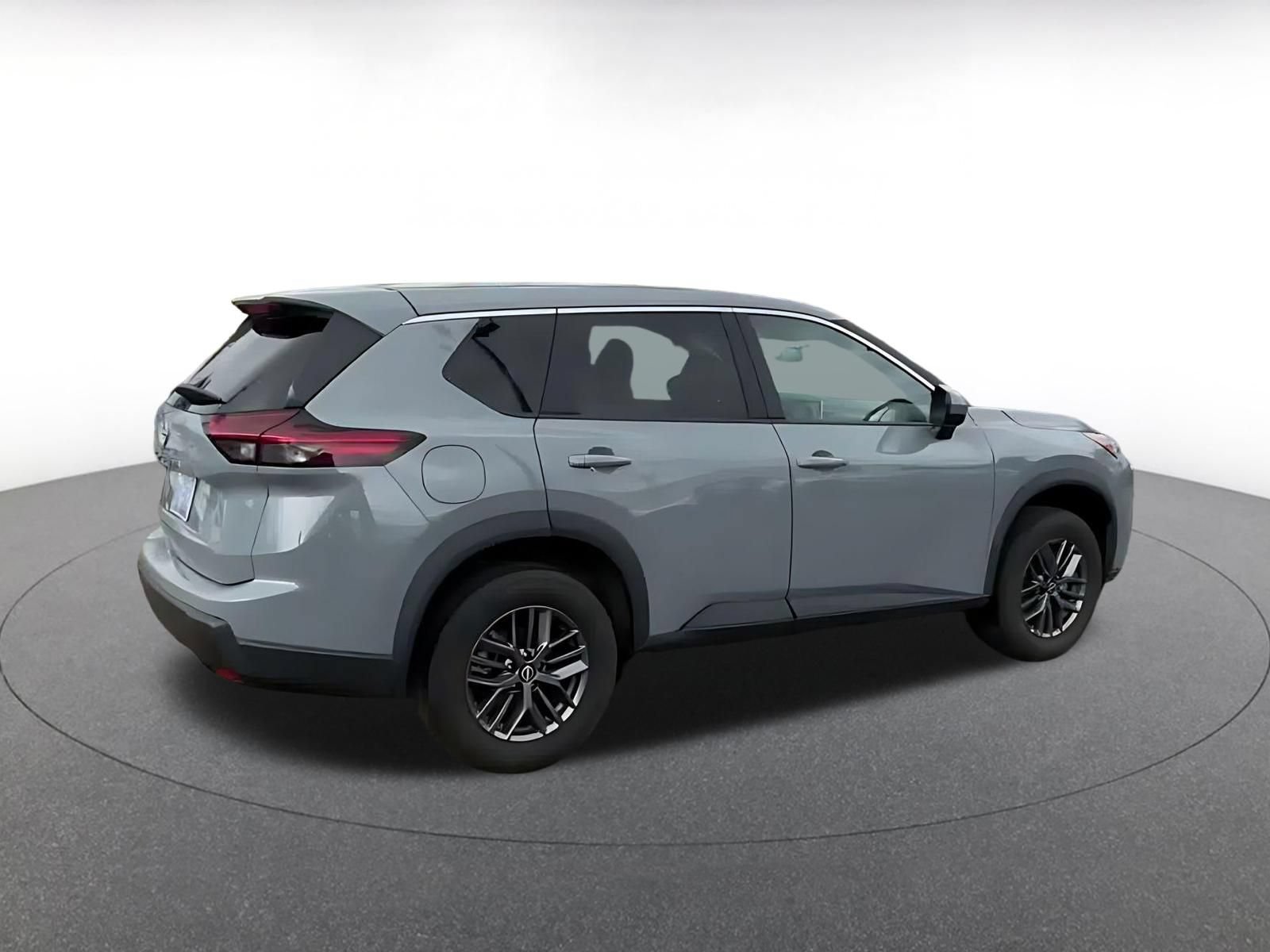 Used 2026 Nissan Rogue SV FWD image 14