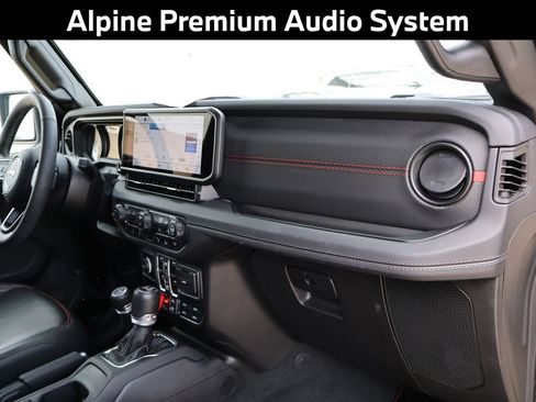 Used 2025 Jeep Wrangler Unlimited Rubicon AWD/4WD image 12