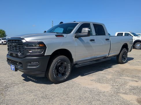 New 2026 RAM 3500 Tradesman AWD/4WD image 6