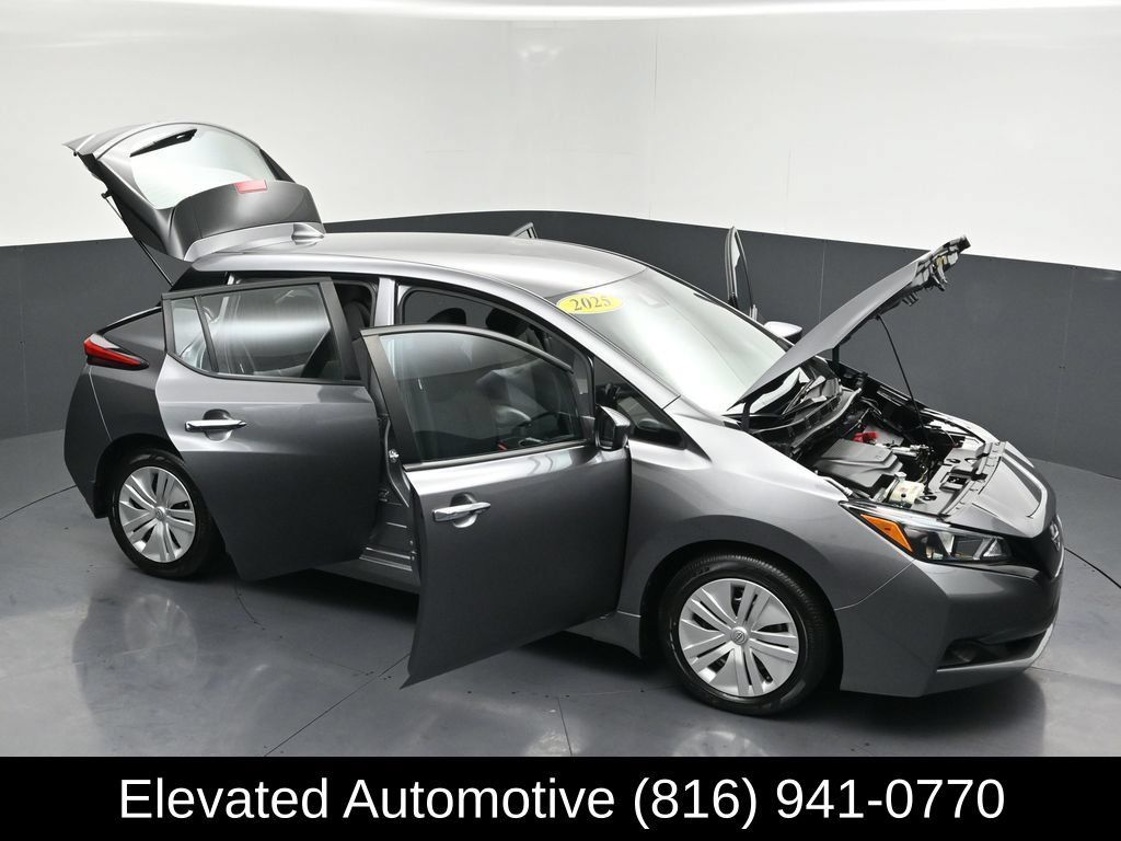 Used 2025 Nissan Leaf S FWD image 29