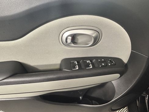 Used 2018 Kia Soul w/ Convenience Package image 17