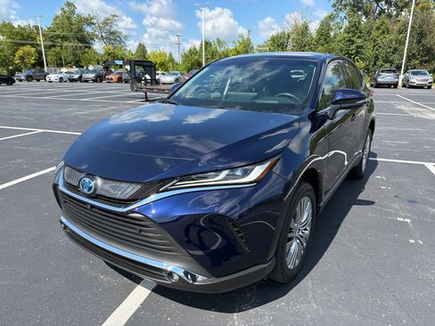 Used 2023 Toyota Venza Limited AWD/4WD image 2