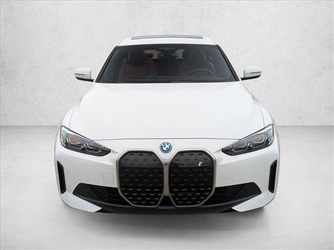 Used 2023 BMW i4 eDrive35 image 2