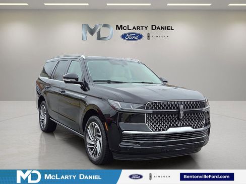 New 2025 Lincoln Navigator Reserve image 1