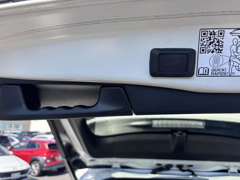 Used 2021 Toyota RAV4 Limited image 15